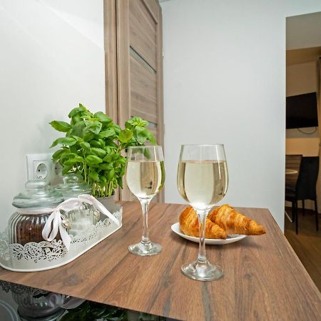 Downhill Apartment On The Groundfloor Kaunas Exterior photo
